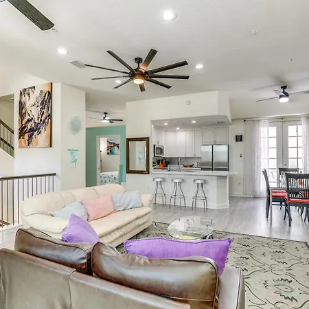 Clearwater Beach Hideaway Walkable Location!